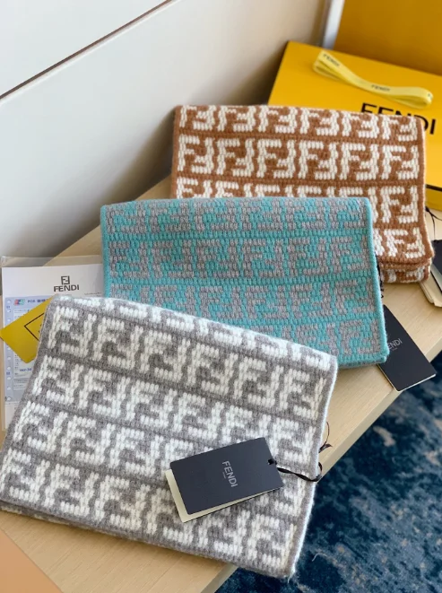 Fendi FF Logo Knit Scarf