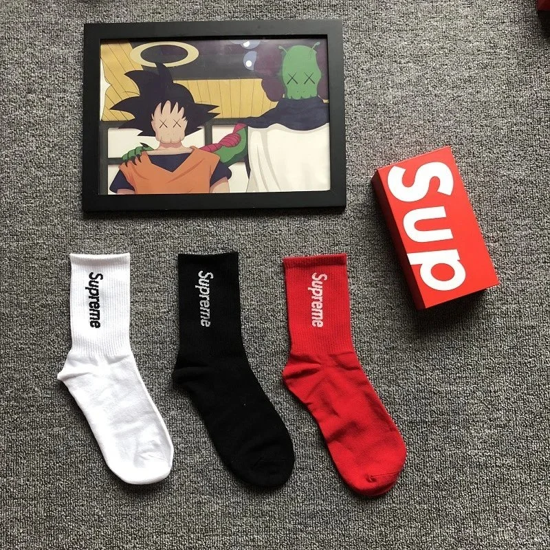 Supreme Logo Print Crew Socks