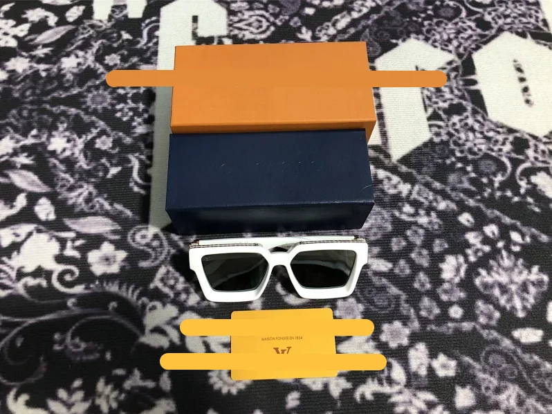 Louis Vuitton White acetate frame square sunglasses with dark lenses