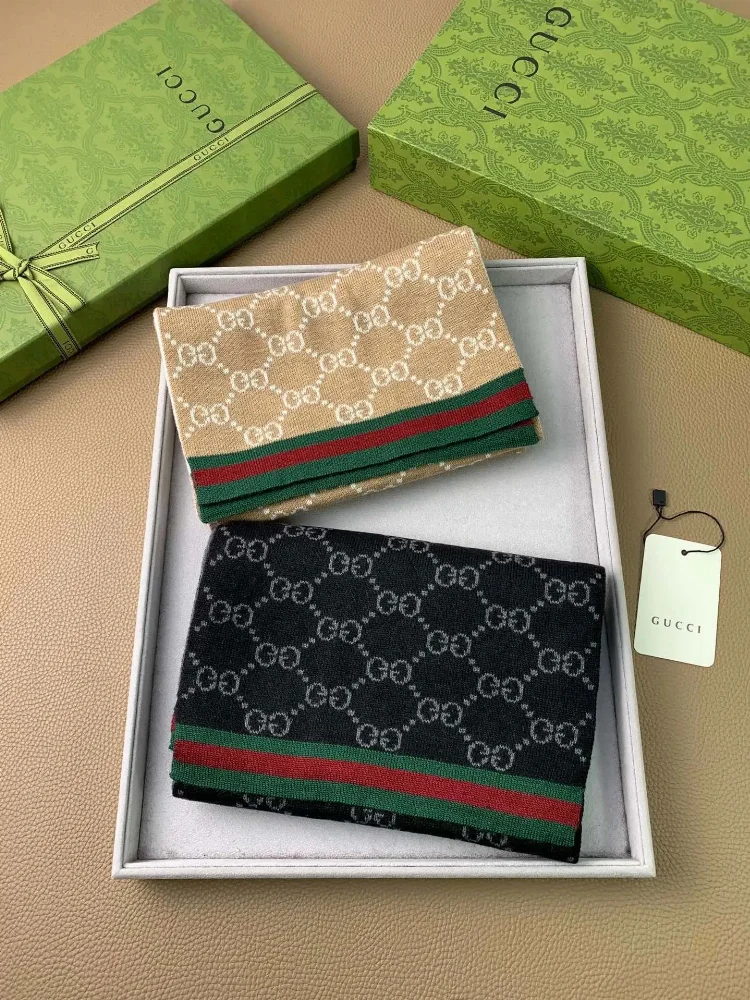 Gucci GG Monogram Knit Scarf