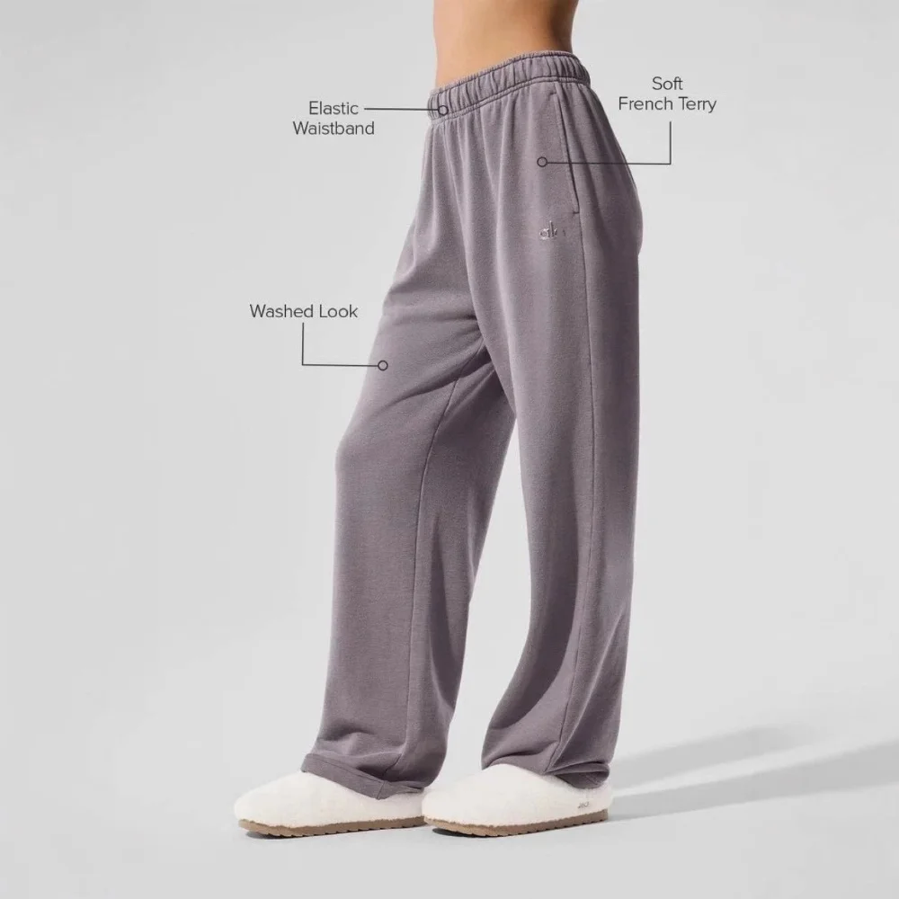 Soft French Terry joggers with elastic waistband and small side logo