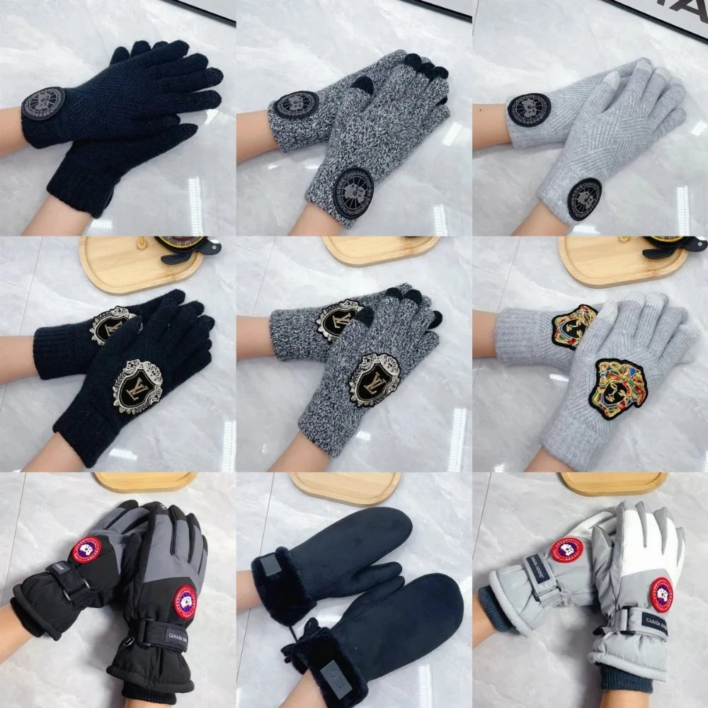 Canada Goose Knit and insulated ski gloves with circular logo patches