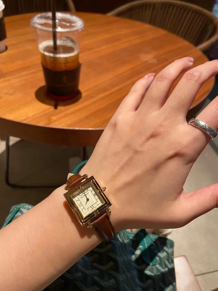 Yves Saint Laurent Saint Laurent Uhr Square Watch