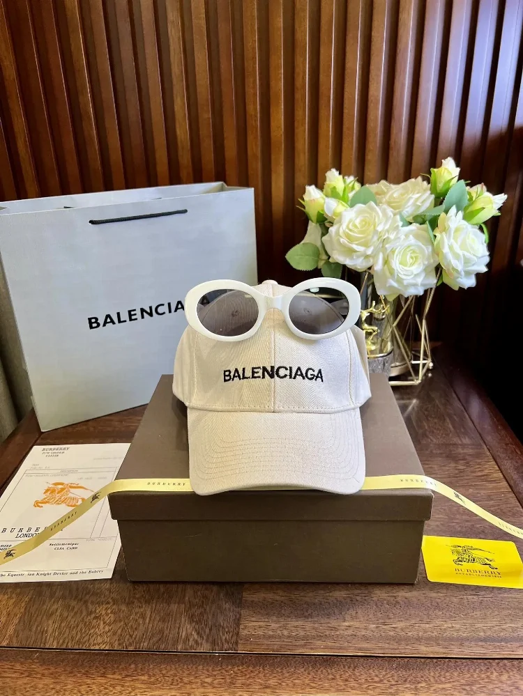 Balenciaga Embroidered Logo Cap