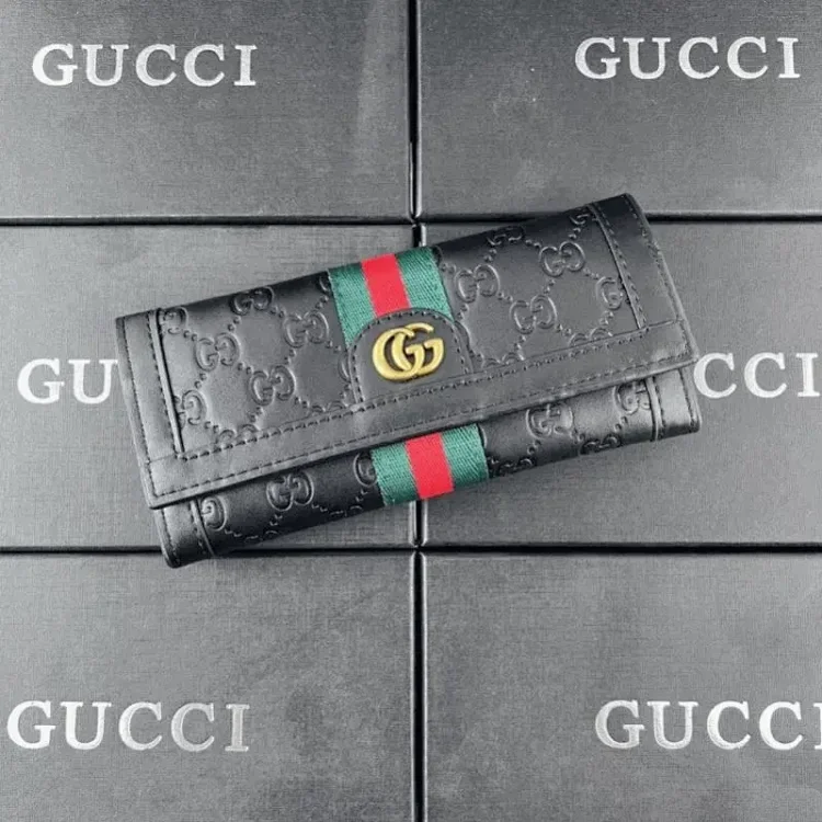 Catalog reference for Gucci fashion bag · PB466